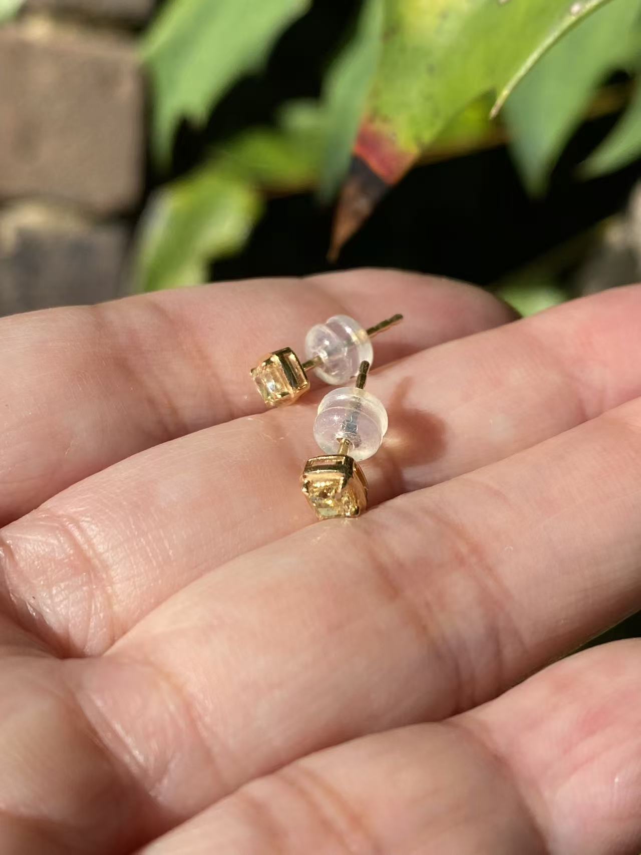 18K Yellow Gold Fancy Diamond Stud Earrings 0.42ct Total Elegant Minimalist Design