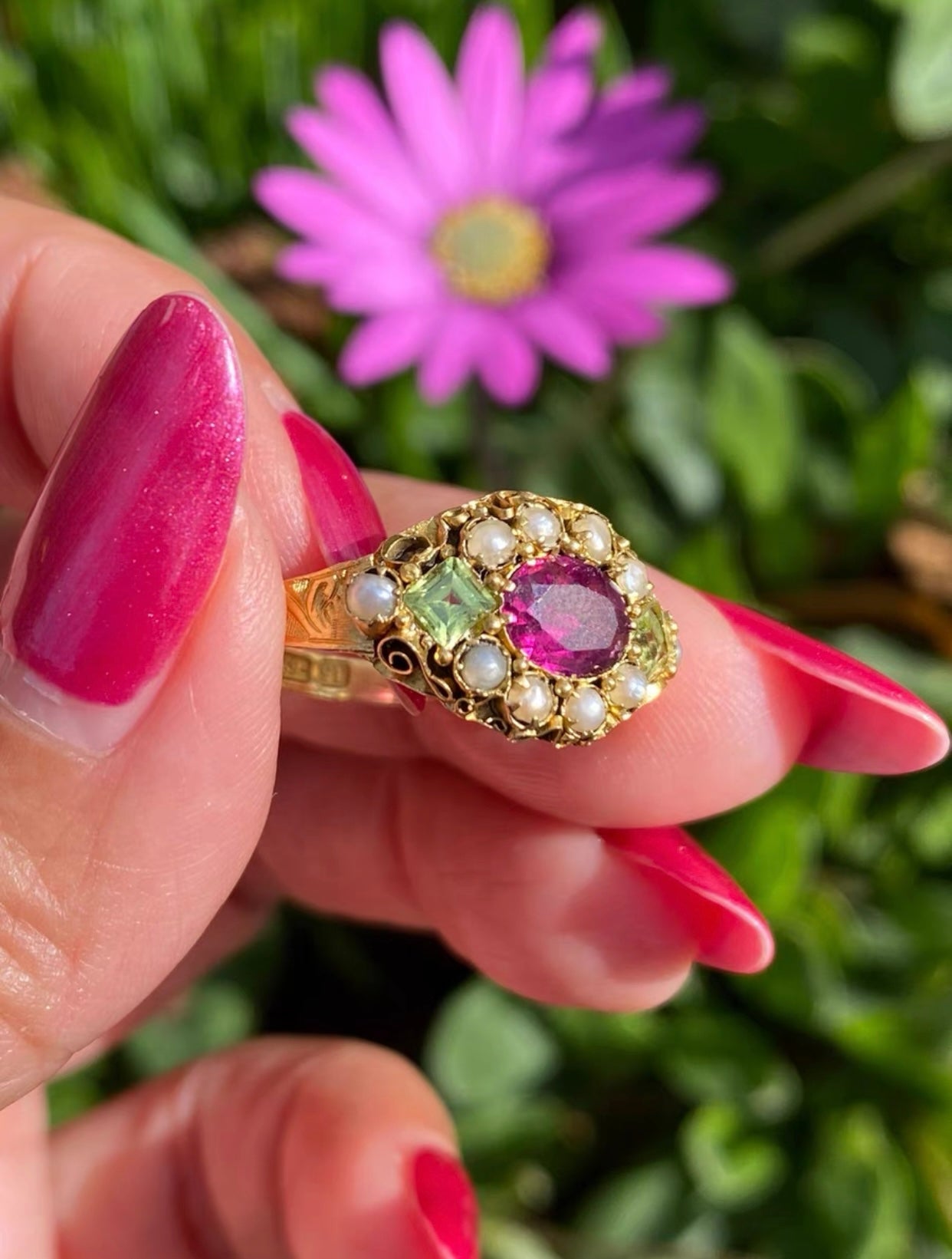 Victorian 15ct Gold Garnet, Peridot & Seed Pearl Ring c.1898 Birmingham Hallmark