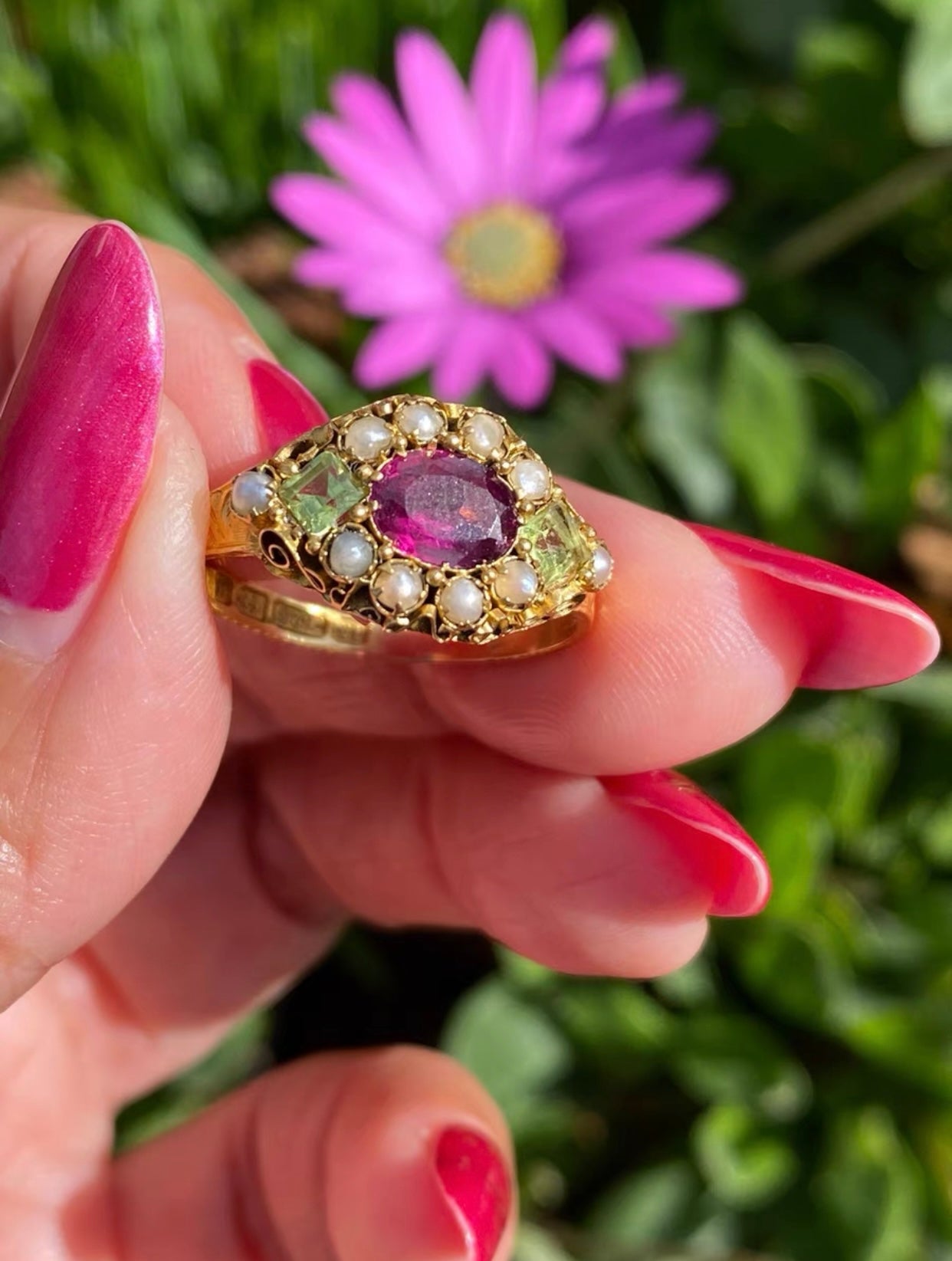 Victorian 15ct Gold Garnet, Peridot & Seed Pearl Ring c.1898 Birmingham Hallmark