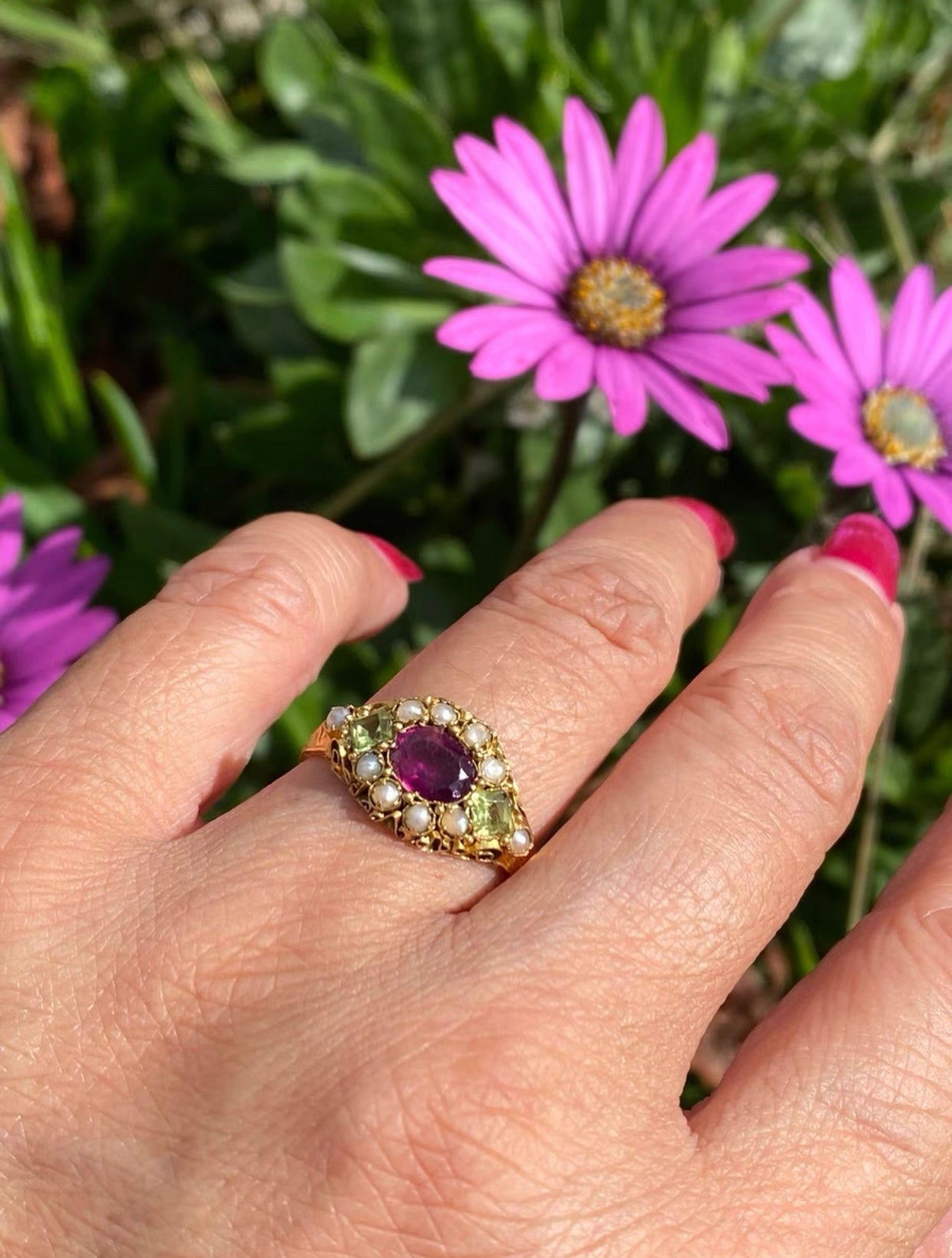 Victorian 15ct Gold Garnet, Peridot & Seed Pearl Ring c.1898 Birmingham Hallmark