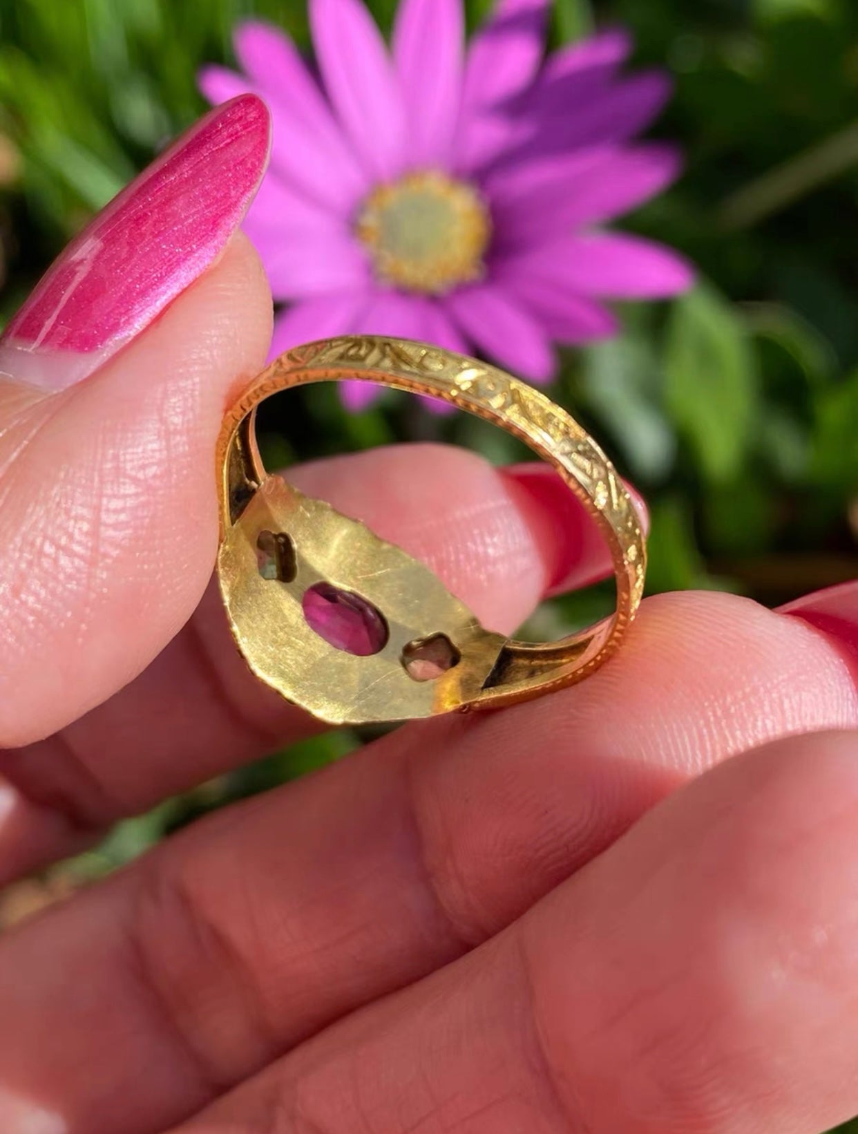 Victorian 15ct Gold Garnet, Peridot & Seed Pearl Ring c.1898 Birmingham Hallmark