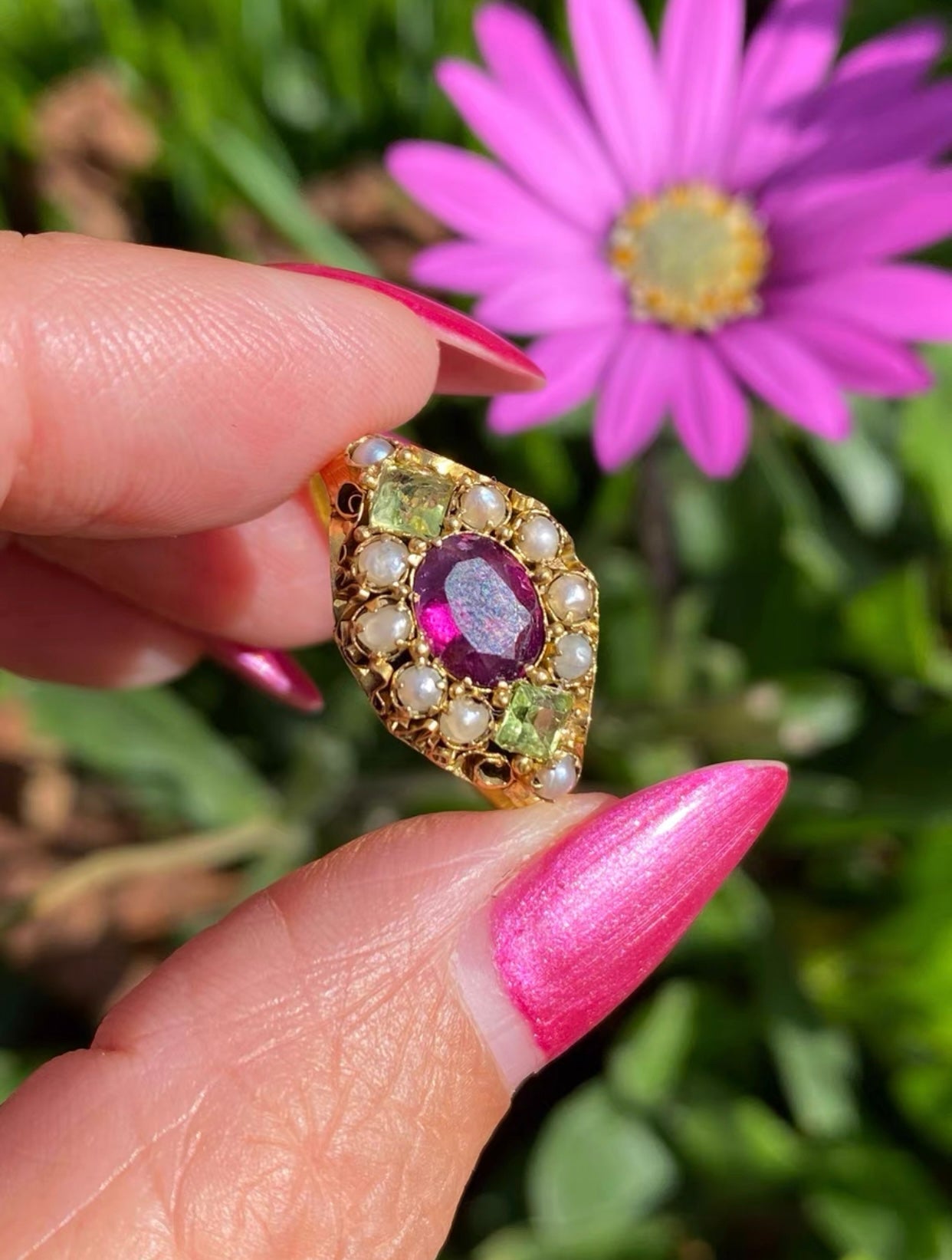Victorian 15ct Gold Garnet, Peridot & Seed Pearl Ring c.1898 Birmingham Hallmark