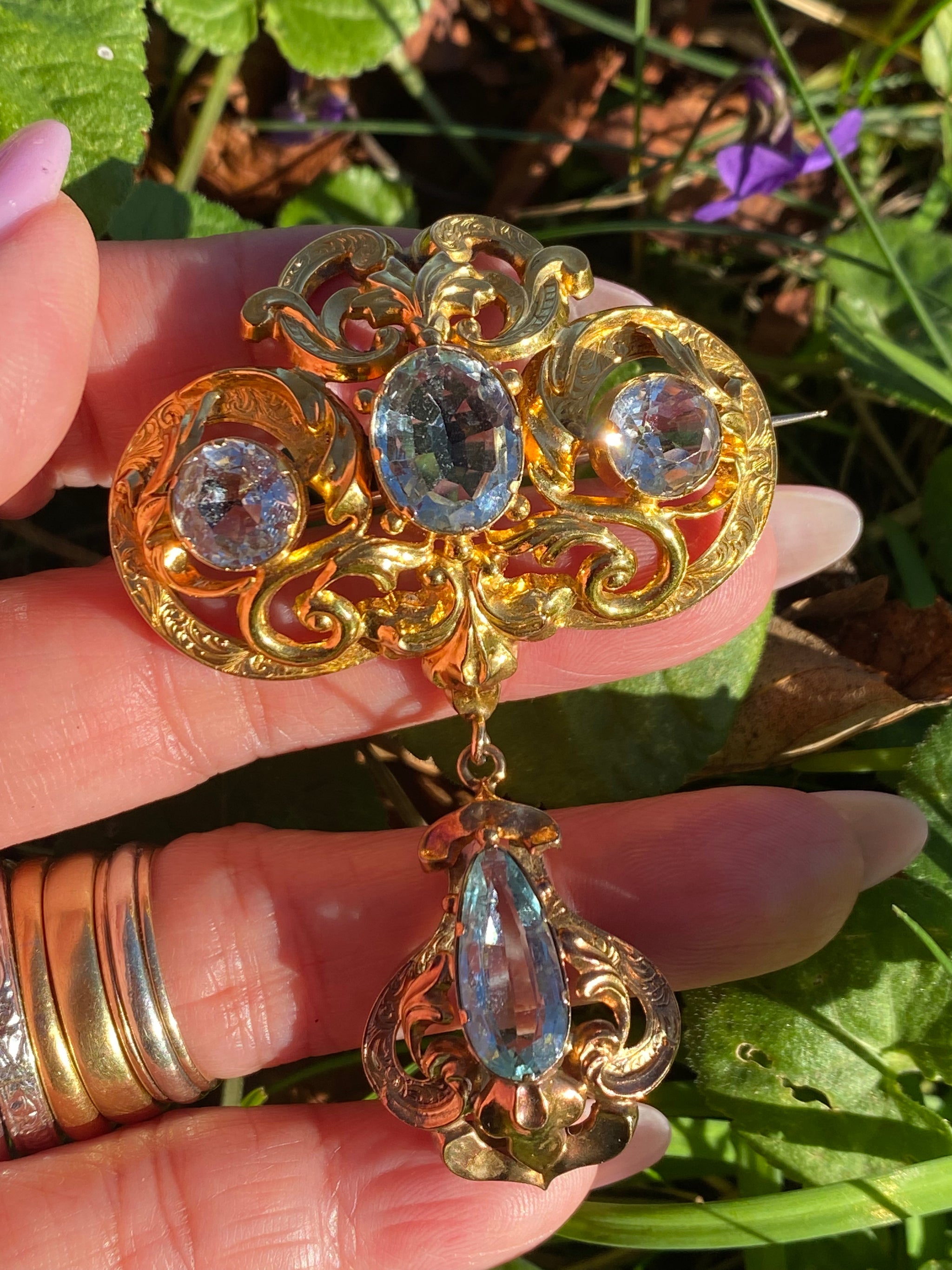 Victorian 15K Gold Natural Aquamarine Antique Brooch | c.1840s