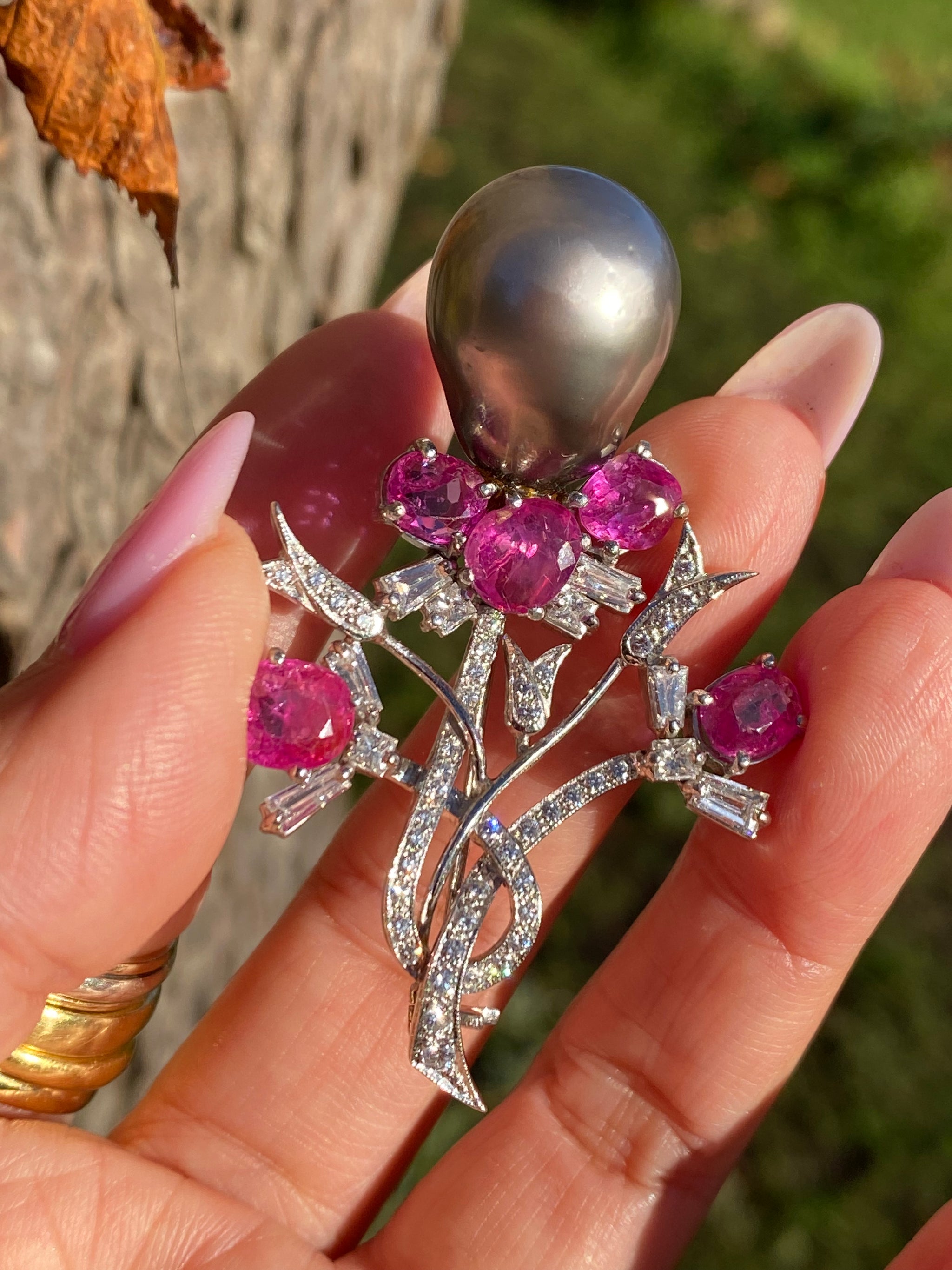 Natural Unheated Burmese Ruby, South Sea Silver Gray Pearl and Diamond Jewelry Set 18K Gold Brooch and Earrings SGL Certified