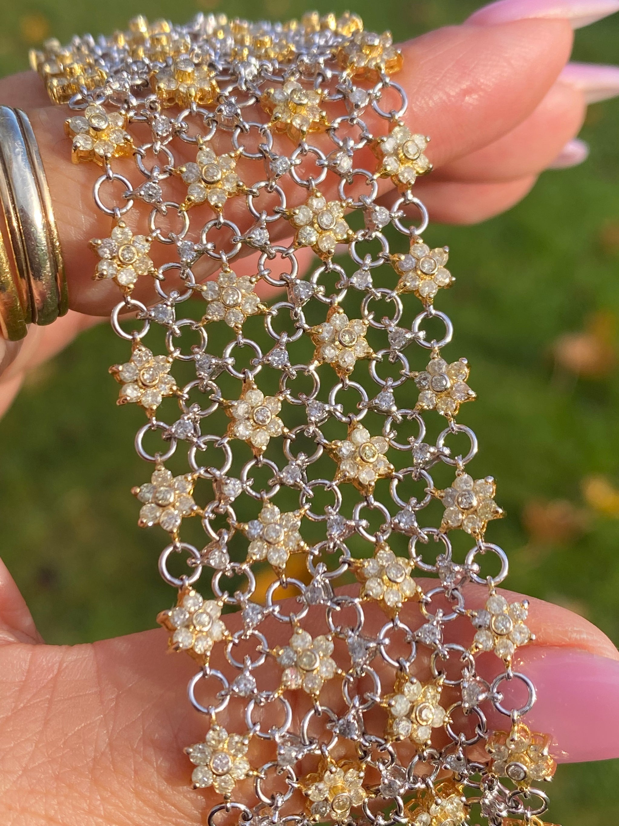 Art Deco 18ct Two-Tone Gold Diamond Bracelet | c.1920s | Floral Motif