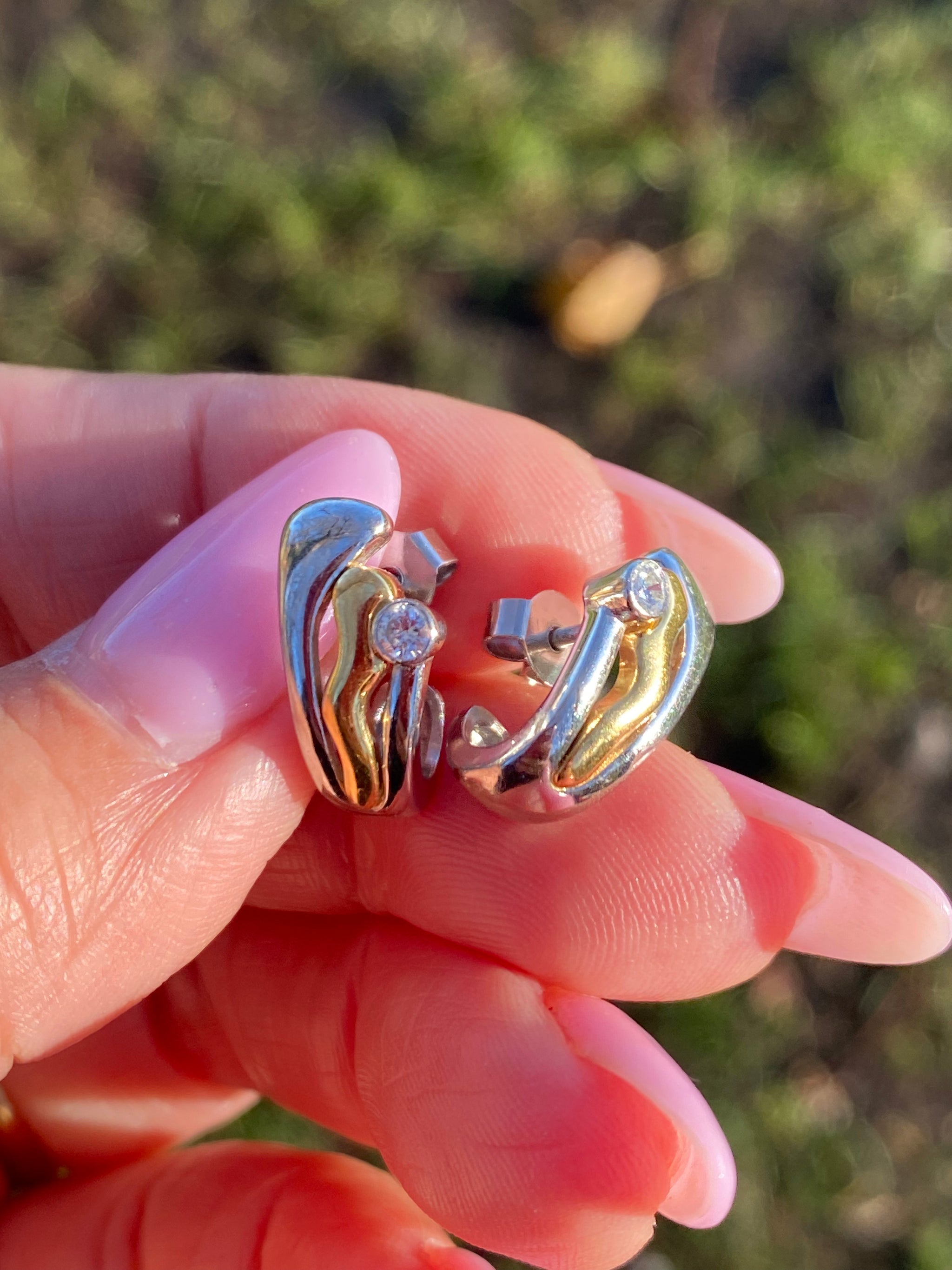 Platinum & 18K Gold Diamond Stud Earrings | Pt950 & 750 Two-Tone Gold | Natural Diamond Fine Jewellery