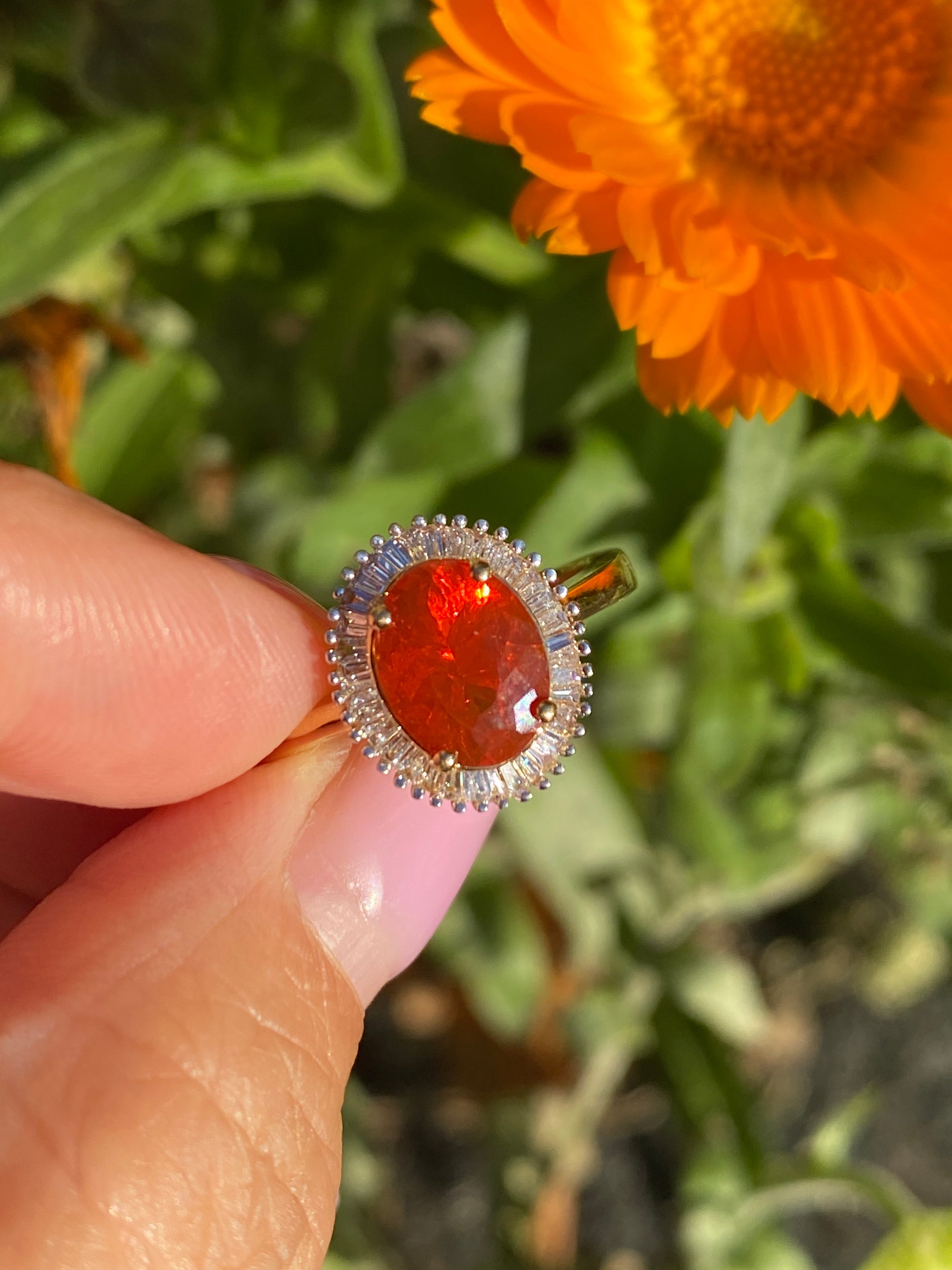 18ct Gold Fire Opal & Diamond Ring｜Natural Fire Opal, Halo Diamond Setting