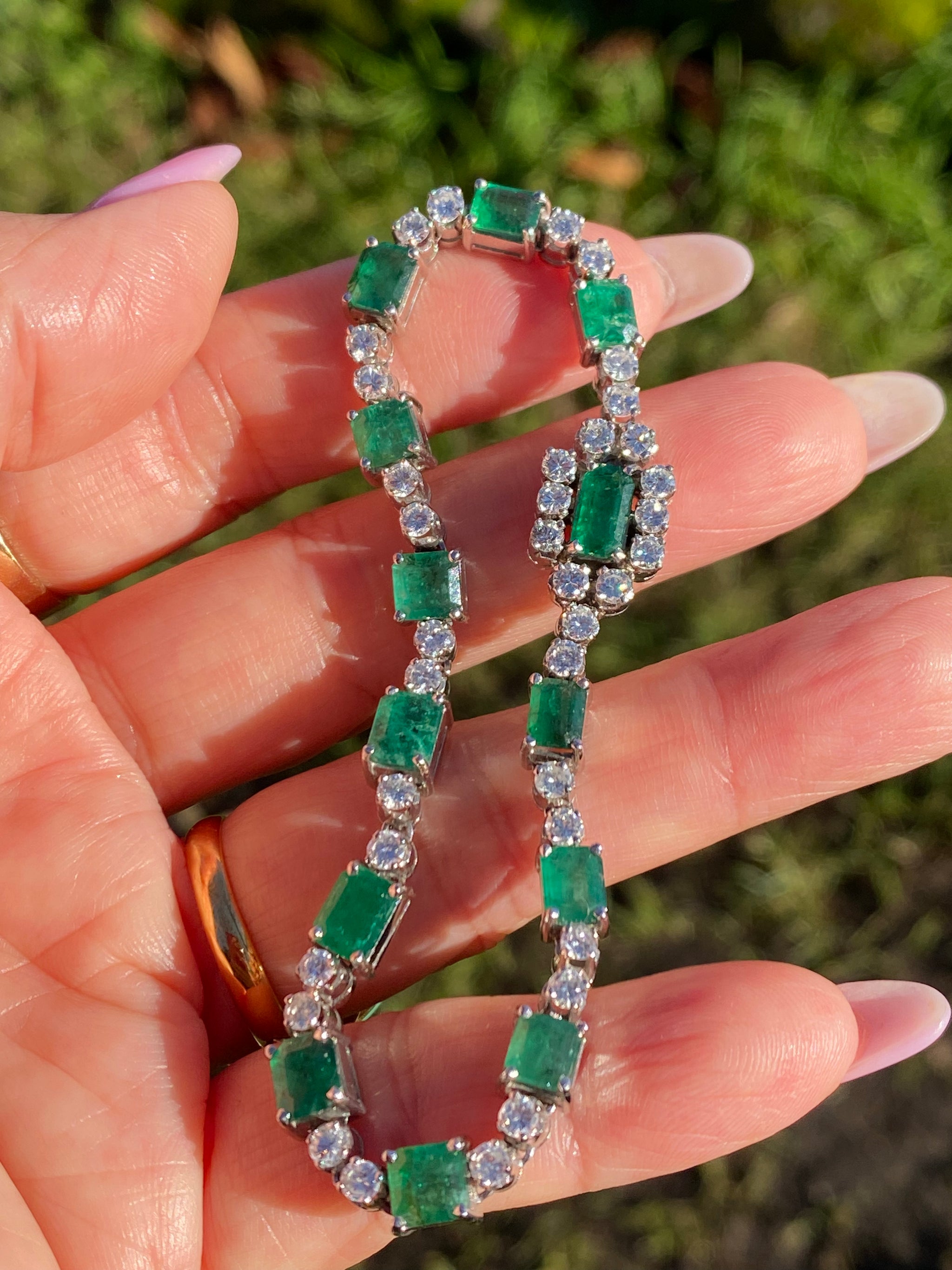 18K White Gold Natural Emerald & Diamond Bracelet 1.8ct Diamonds | Fine Jewellery | Collectible Piece