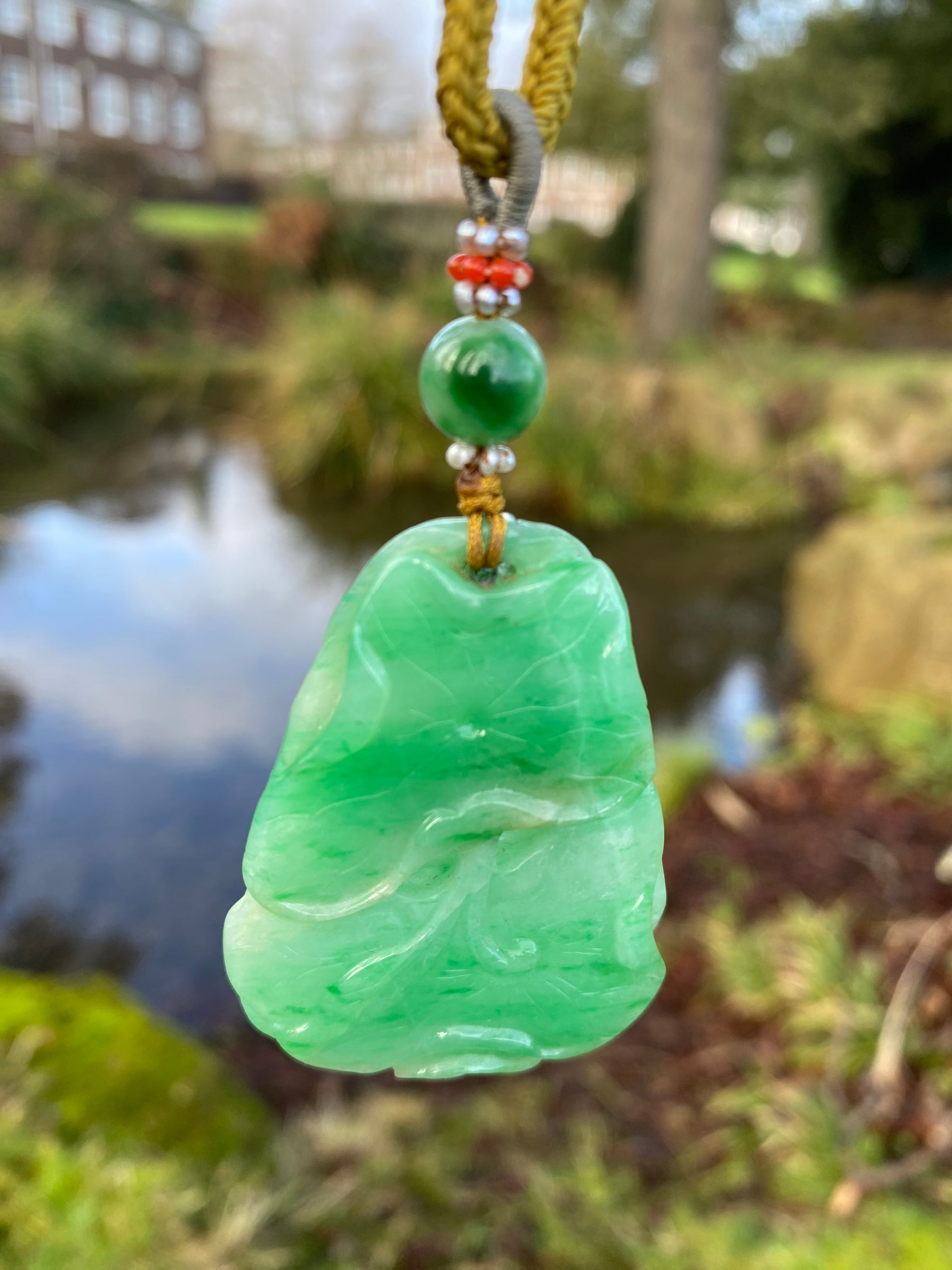 Late Qing Dynasty Natural Burmese Jadeite Pendant “He He Mei Mei” — Harmony & Auspicious Beauty
Antique Chinese Jade Carving Collectors’ Piece
