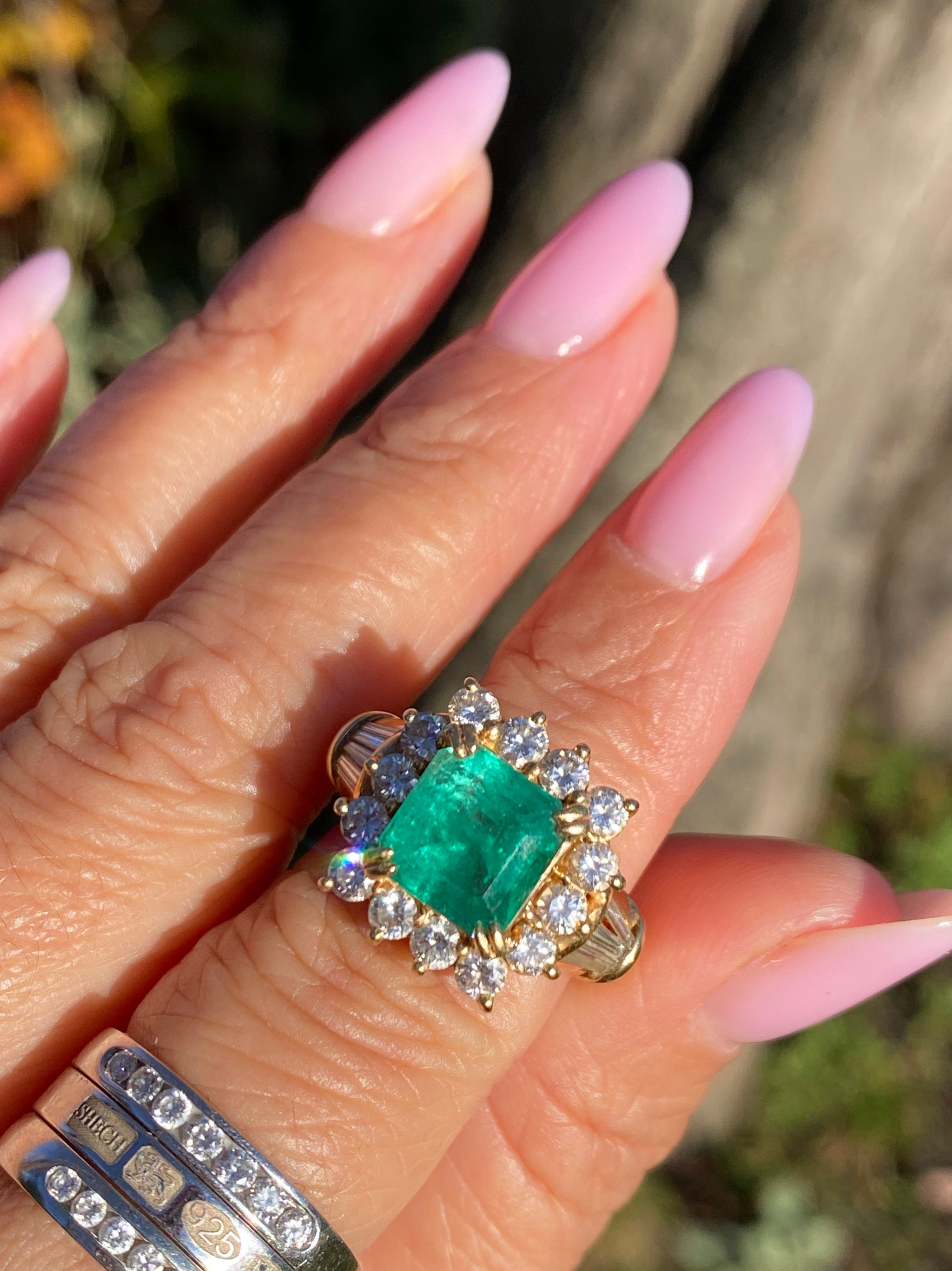 18K Gold Colombian Emerald & Diamond Ring | Vintage Fine Jewellery