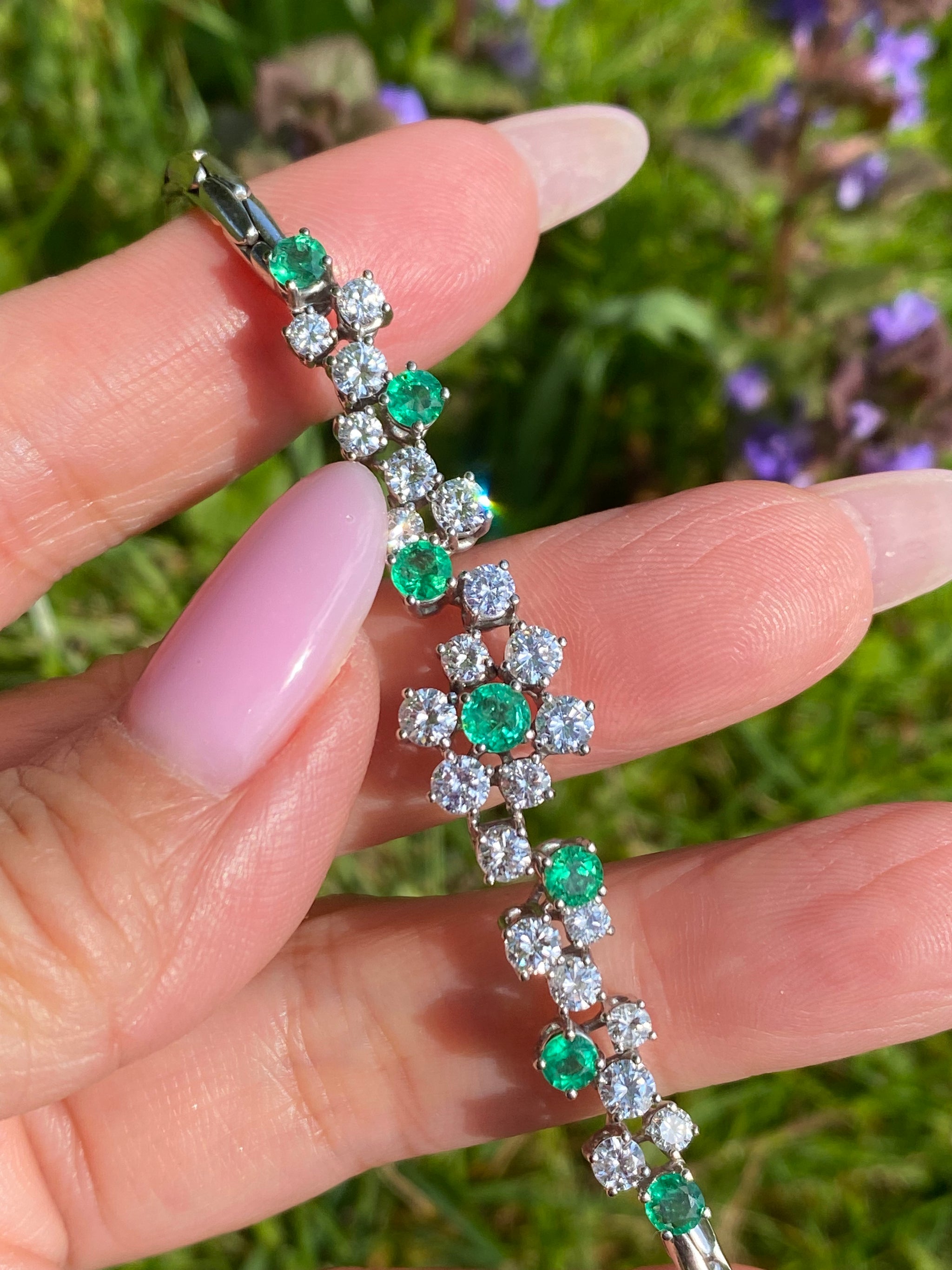 Emerald & Diamond Bracelet in 18K White Gold | Classic Floral Design | Fine Jewellery