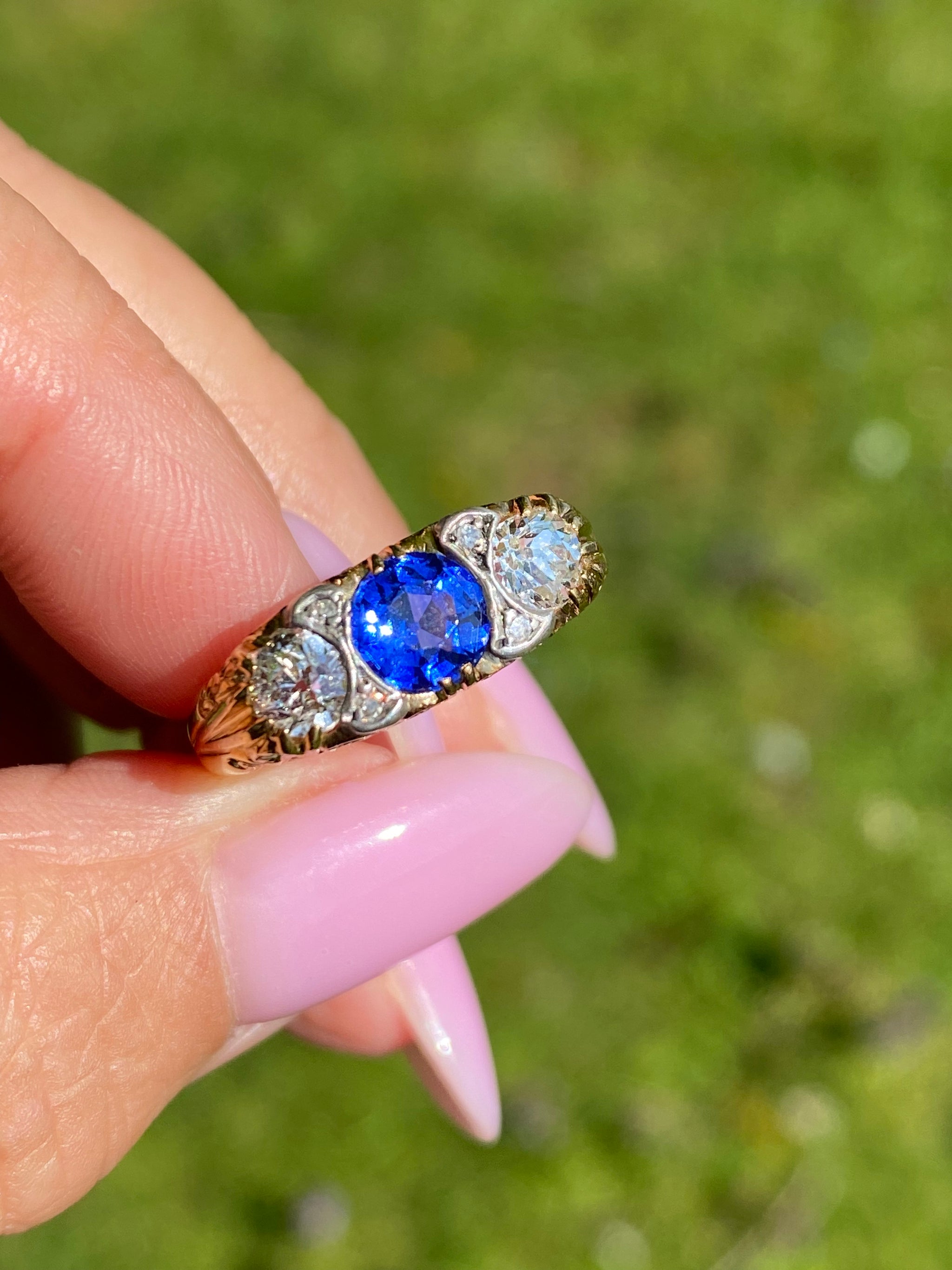 Victorian Sapphire & Diamond Three-Stone Ring | c.1890 | 18K Gold | Antique Old Cut Diamonds