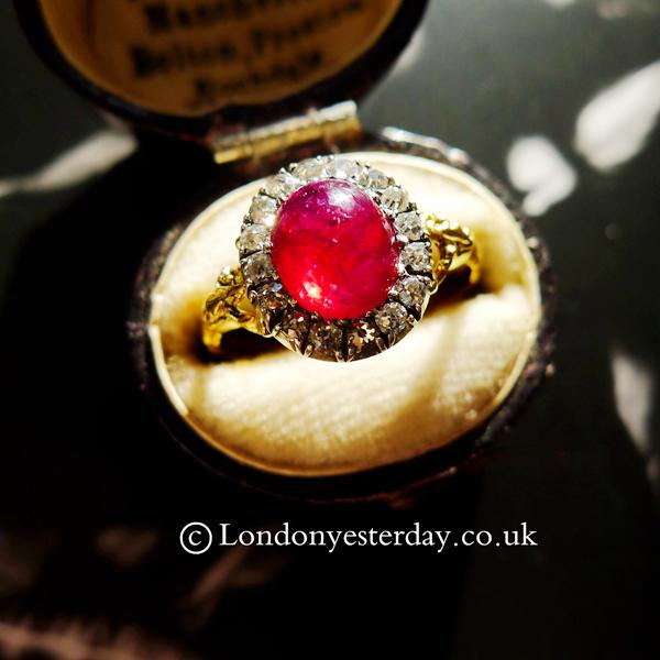 EDWARDIAN 18CT GOLD AND SILVER NATURAL CABOCHON RUBY DIAMOND RING