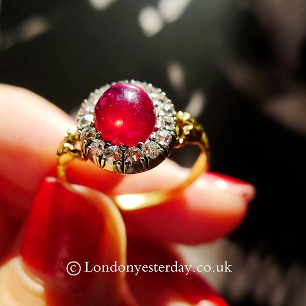 EDWARDIAN 18CT GOLD AND SILVER NATURAL CABOCHON RUBY DIAMOND RING
