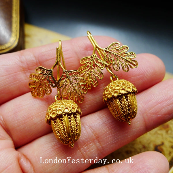 VICTORIAN 18CT GOLD SOLID ACORN EARRINGS