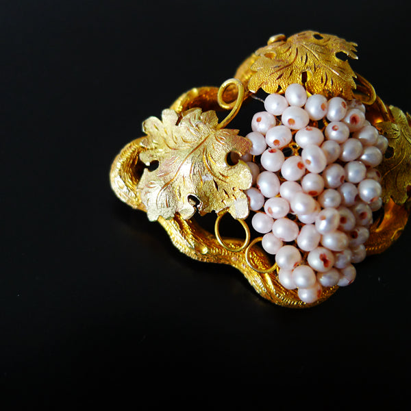 VICTORIAN 15CT TWO COLOUR GOLD NATURAL PEARL GRAPE VINE BROOCH
