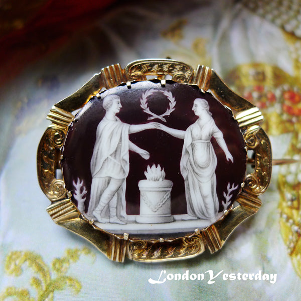 VICTORIAN 18CT GOLD BEAUTIFUL BROWN WHITE COLOUR ENAMEL BROOCH