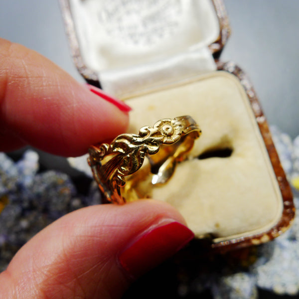 GEORGIAN 18CT GOLD DIAMOND GREEN ENAMEL GORGEOUS RING