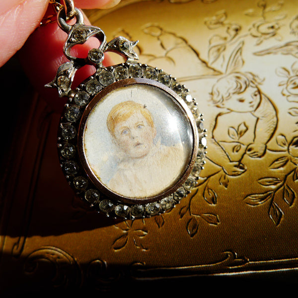 VICTORIAN SILVER 900 MARKED PASTE PORTRAIT MINIATURE PENDANT WITH 9CT GOLD CHAIN