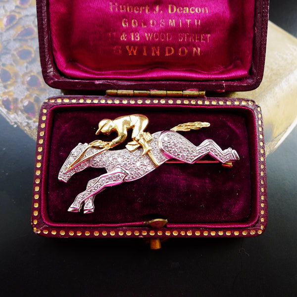 ENGLISH 18CT GOLD AND PLATINUM HALLMARKED LONDON C1989 DIAMMOND HORSE AND JOCKEY BROOCH