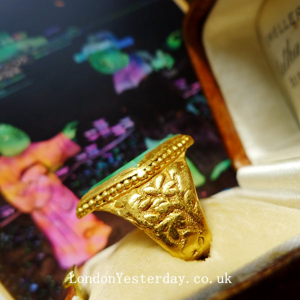 VICTORIAN 22CT GOLD MARKED CHINESE JADEITE JADE GORGEOUS RING