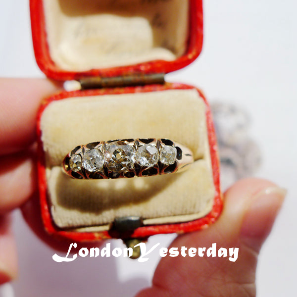 VICTORIAN CLASSIC FIVE STONE OLD CUT DIAMOND ANTIQUE RING