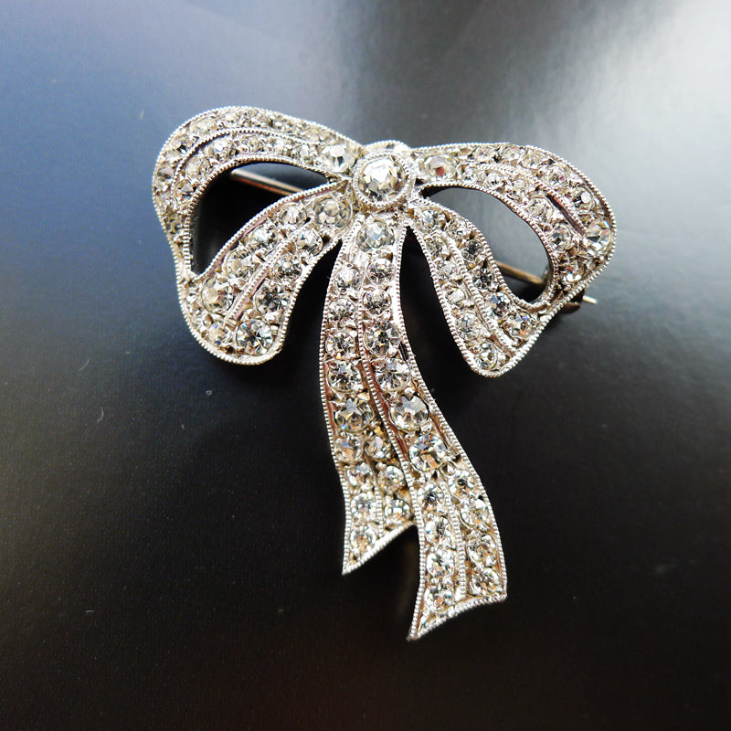 ELEGANT SILVER MARKED PASTE BOW BROOCH C1940