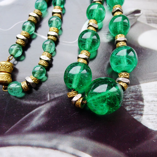 VINTAGE EMERALD PASTE BEAD NECKLACE MADE IN FRANCE