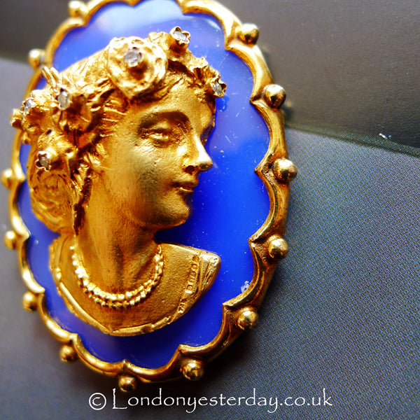 ENGLISH 9CT GOLD MARKED LONDON C1975 BEAUTIFJL LADY CAMEO BULE GLASS DIAMOND PENDANT