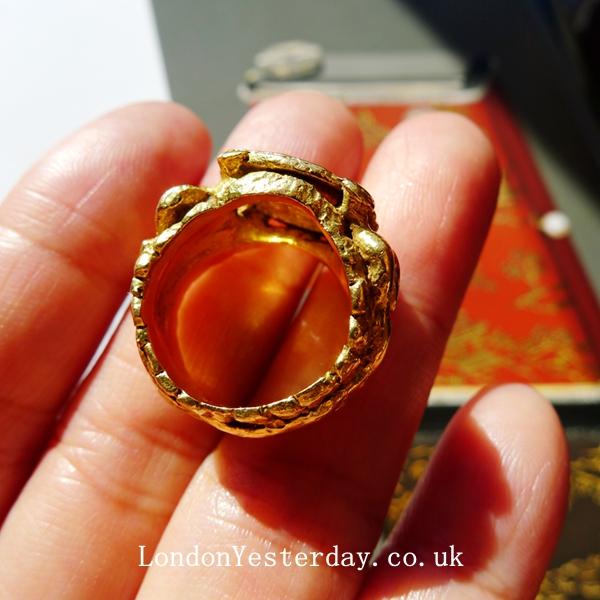 ART NOUVEAU 18CT GOLD BEAUTIFUL COIN SOLID GOLD RING