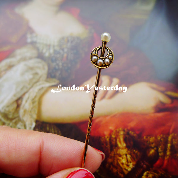 EDWARDIAN 9CT GOLD NATURAL SEED PEARL EDWARDS & SONS MAKER STICK PIN WITH ANTIQUE BOX