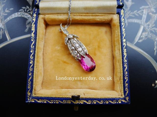 EDWARDIAN 18CT GOLD AND PLATINUM NATURAL TOURMALINE DIAMOND PENDANT WITH 9CT GOLD CHAIN