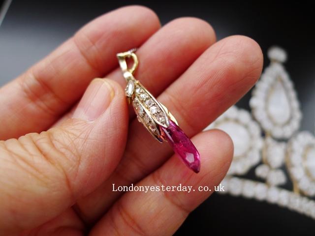 EDWARDIAN 18CT GOLD AND PLATINUM NATURAL TOURMALINE DIAMOND PENDANT WITH 9CT GOLD CHAIN