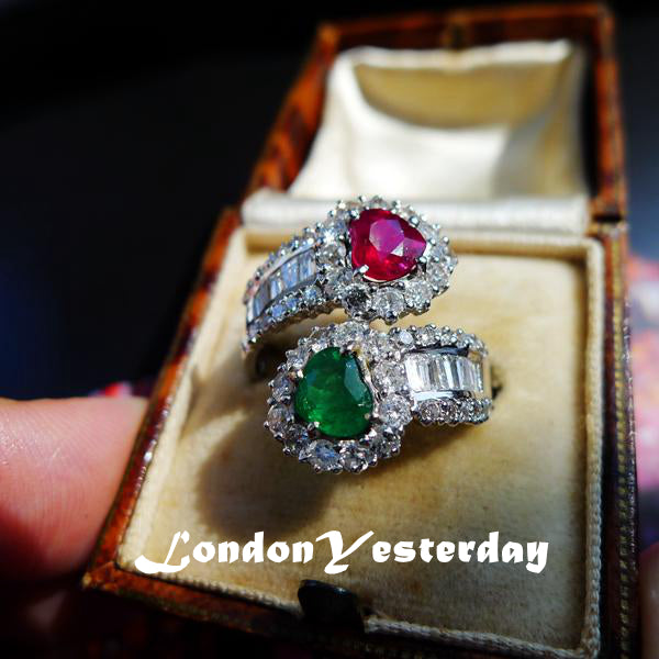 18CT WHITE GOLD NATURAL RUBY EMERALD DIAMOND DOUBLE HEART CROSSOVER RING
