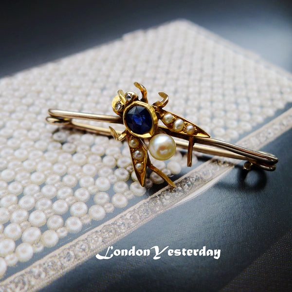 EDWARDIAN 15CT GOLD NATURAL SAPPHIRE PEARL FLY BAR BROOCH