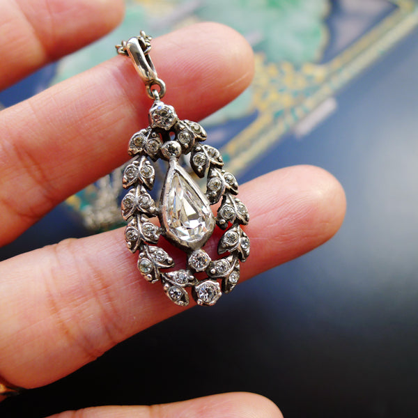VICTORIAN SILVER PASTE CLOSED BACK PENDANT WITH SILVER CHAIN