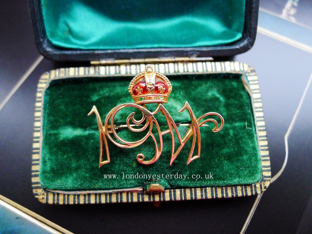 NGLISH 15CT GOLD MARKED BEAUTIFUL ENAMEL GEORGE V KING CROWN BROOCH C1911