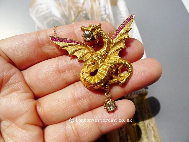 VICTORIAN FRENCH 18CT GOLD MARKED NATURAL RUBY DIAMOND GRIFFIN PENDANT BROOCH