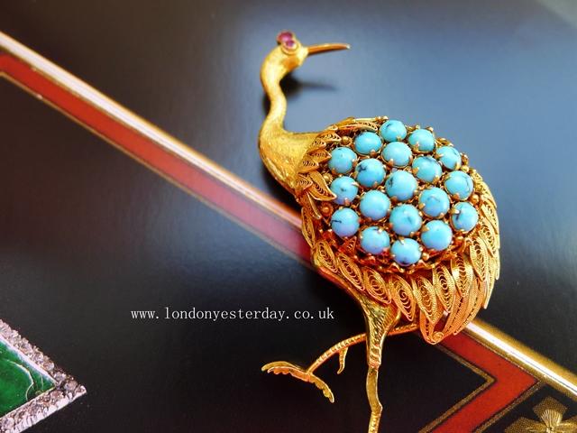 ENGLISH 14CT GOLD MARKED NATURAL TURQUOISE FILIGREE BIRD BROOCH C1950