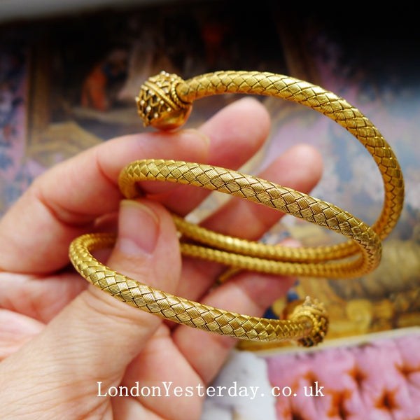 VICTORIAN 18CT GOLD ETRUSCAN REVIVAL BEAUTIFL WEAVE AND BALL BANGLE