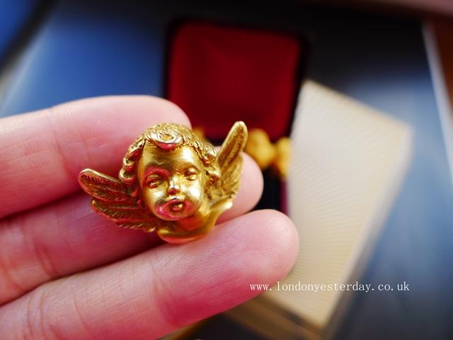 ART NOUVEAU FRENCH 18CT GOLD MARKED LOVELY CHERUB BROOCH