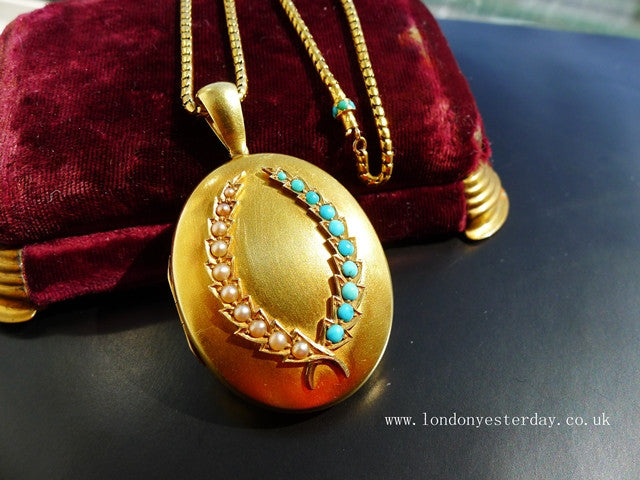 VICTORIAN 18CT GOLD NATURAL TURQUOISE PEARL PENDANT LOCKET WITH 15CT GOLD CHAIN