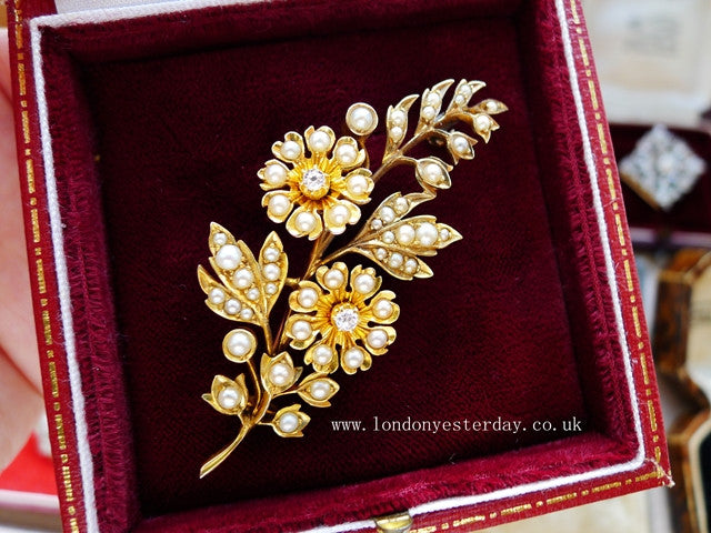 VICTORIAN 15CT GOLD NATURAL PEARL DIAMOND BEAUTIFUL FLOWER BROOCH