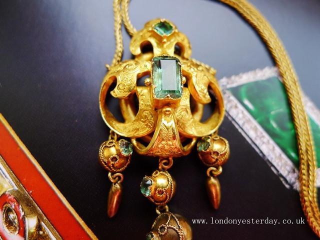 VICTORIAN 18CT GOLD NATURAL EMERALD GORGEOUS NECKLACE