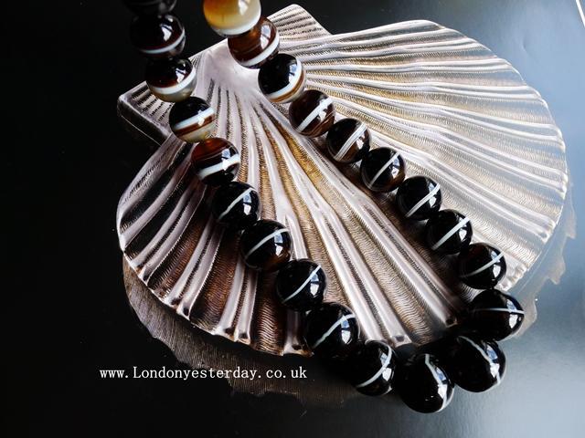 VICTORIAN BEAUTIFUL BANDED AGATE LONG NECKLACE