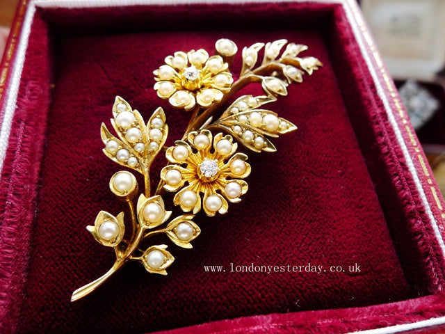 VICTORIAN 15CT GOLD NATURAL PEARL DIAMOND BEAUTIFUL FLOWER BROOCH