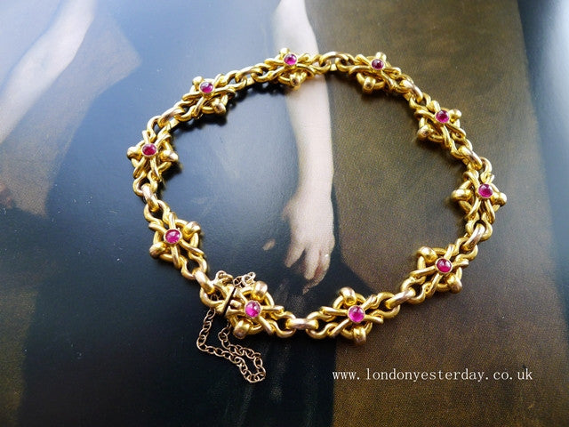 FRENCH 18CT GOLD MARKED ART NOUVEAU NATURAL RUBY BRACELET