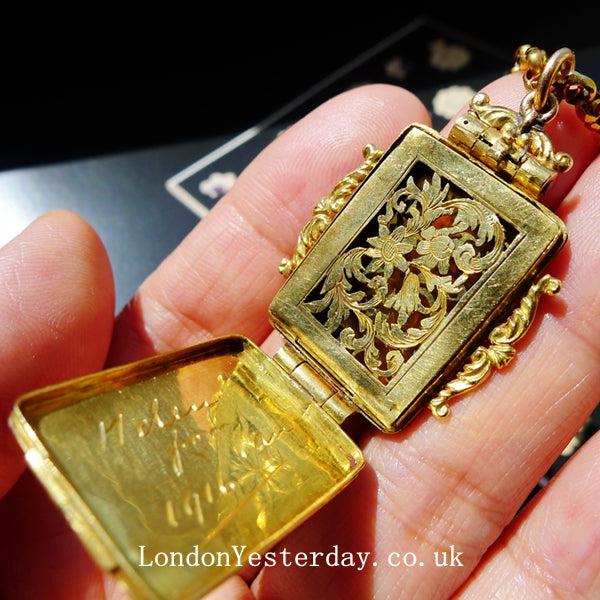 GEORGIAN FRENCH 18CT GOLD MARKED BEAUTIFL ENGRAVED DOUBLE SIDED VINAIGNETTE BOX PENDANT