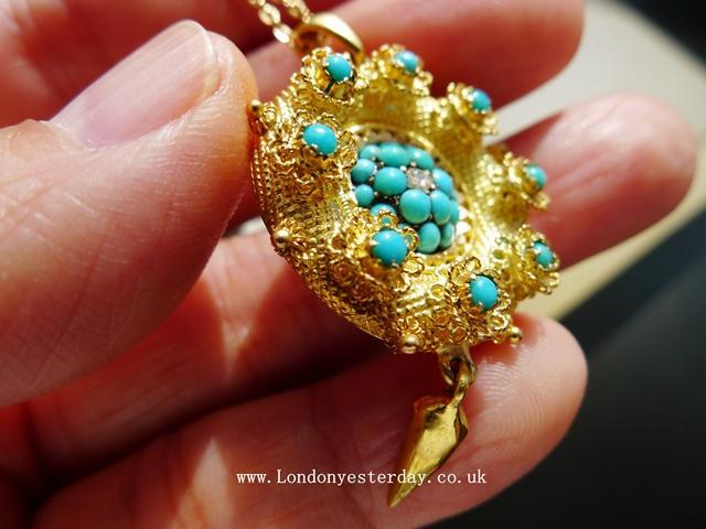 VICTORIAN 15CT GOLD NATURAL TURQUOISE DIAMOND PENDNAT WITH 18CT GOLD CHAIN