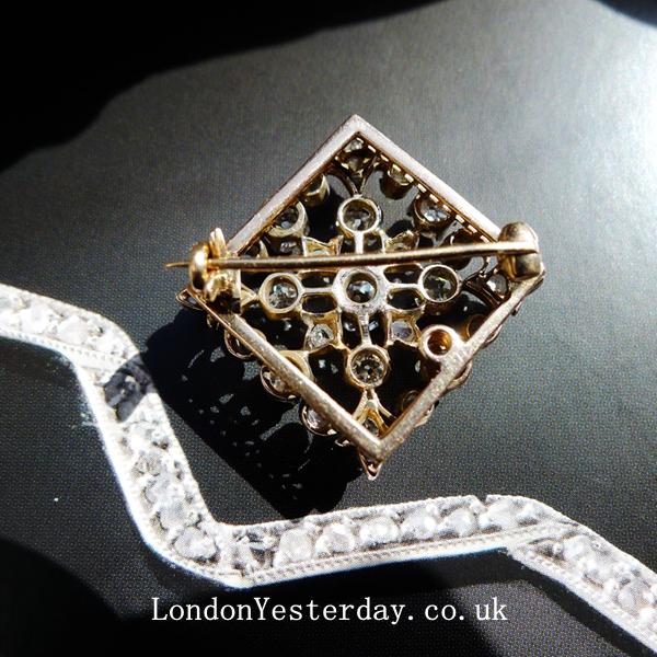 EDWARDIAN 18CT GOLD AND PLATINUM 2.32CT OLD CUT DIAMOND BROOCH